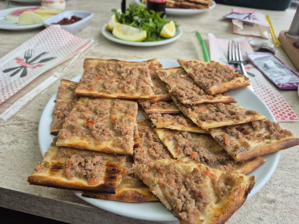 Gonyalı Şirin Etli Ekmek Nevşehir