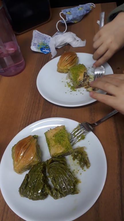 Gaziantepli Özoruçoğlu Baklavaları