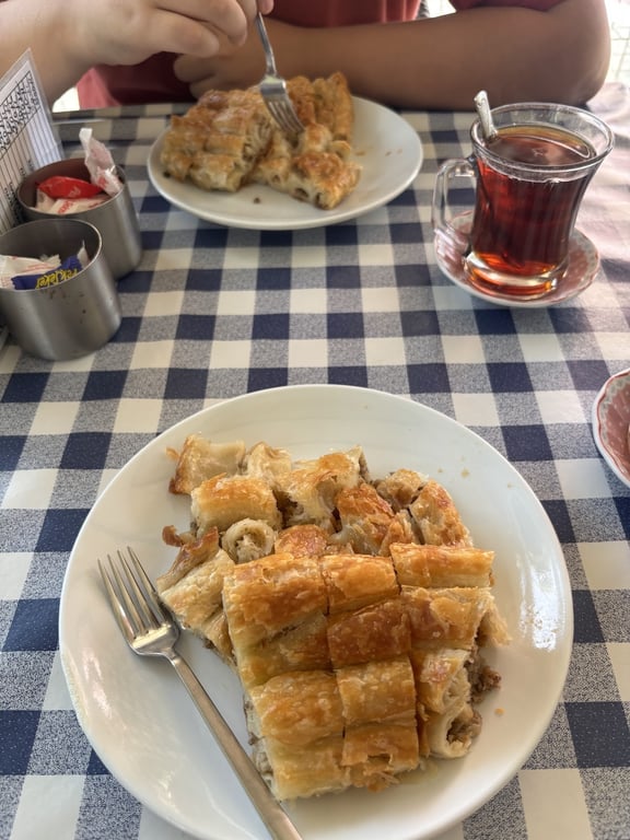 Üsküp Börek Evi