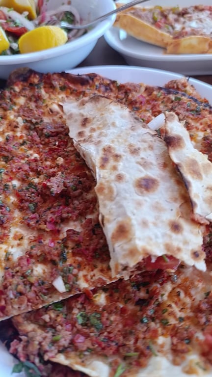 Lahmacun Ye