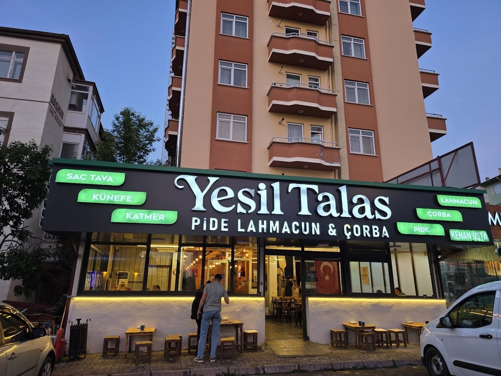 Yeşil talas pide lahmacun