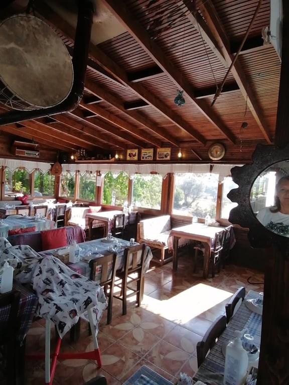 Asmalı Kahvaltı Evi
