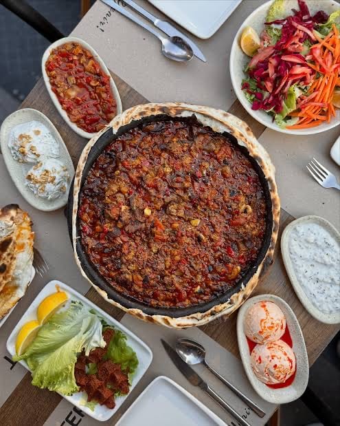 Tepsi Et Zeytinburnu — fotoğraf 1