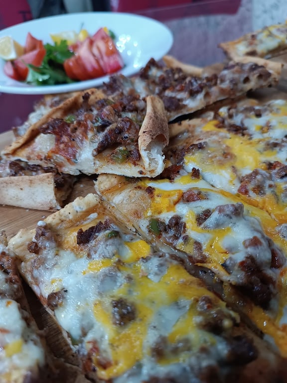 Derik Çıttır Pide ve Lahmacun Salonu