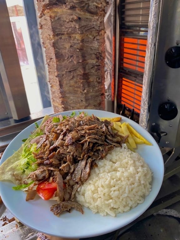 Selmo'nun Yeri Et Döner Restorant
