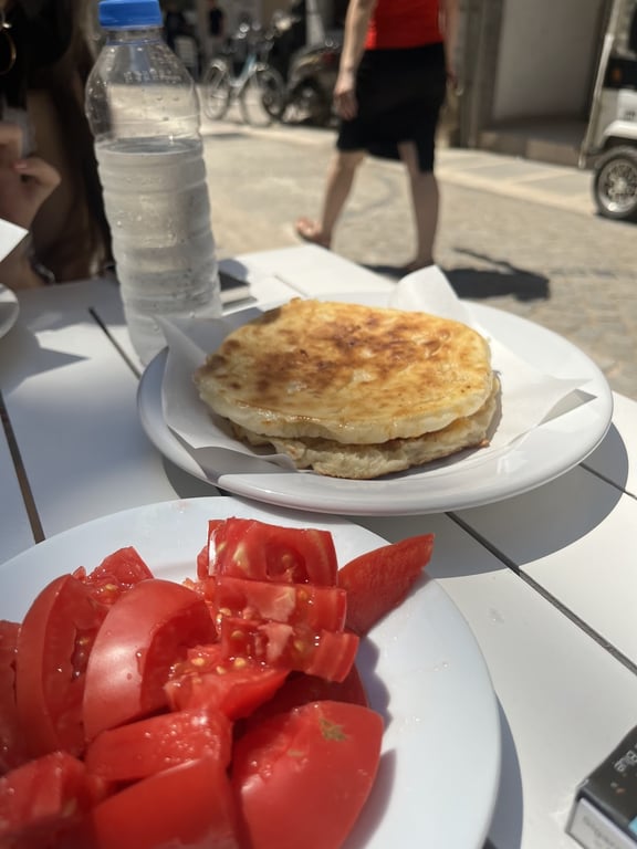 Aynur Hanımın Yeri