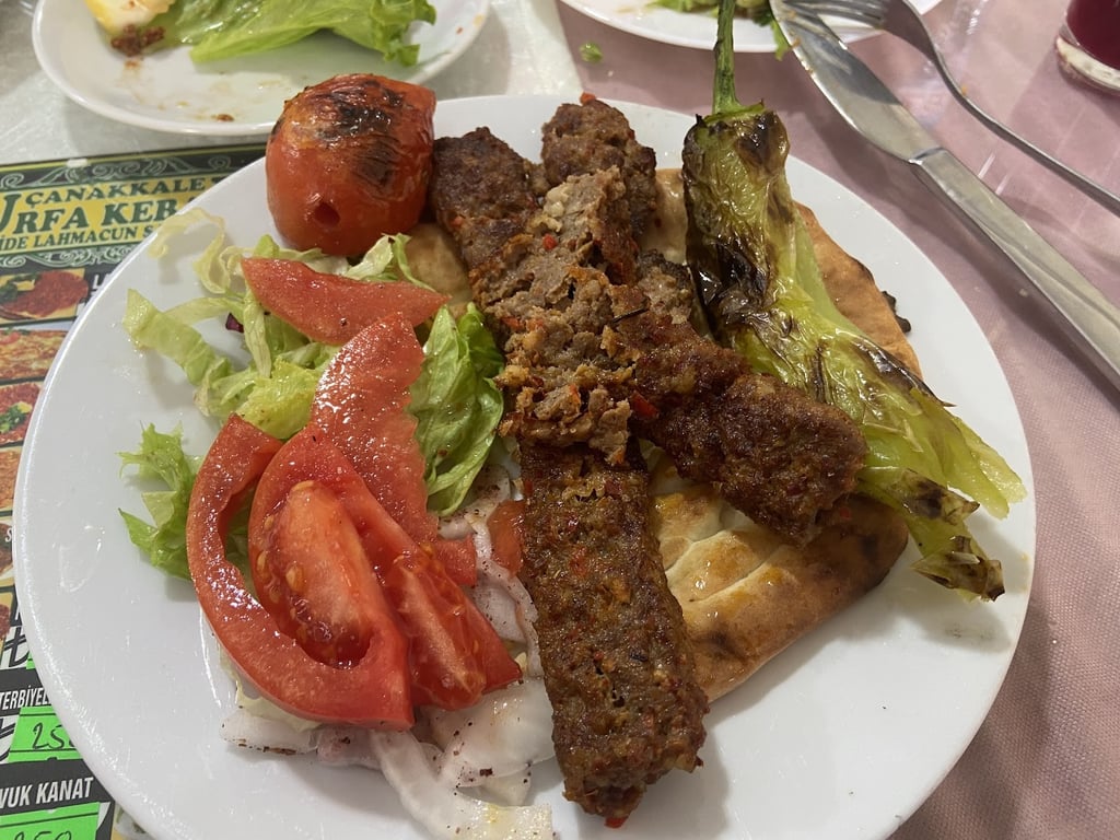 Urfa Kebap Pide Lahmacun Salonu Restorantı Çanakkale