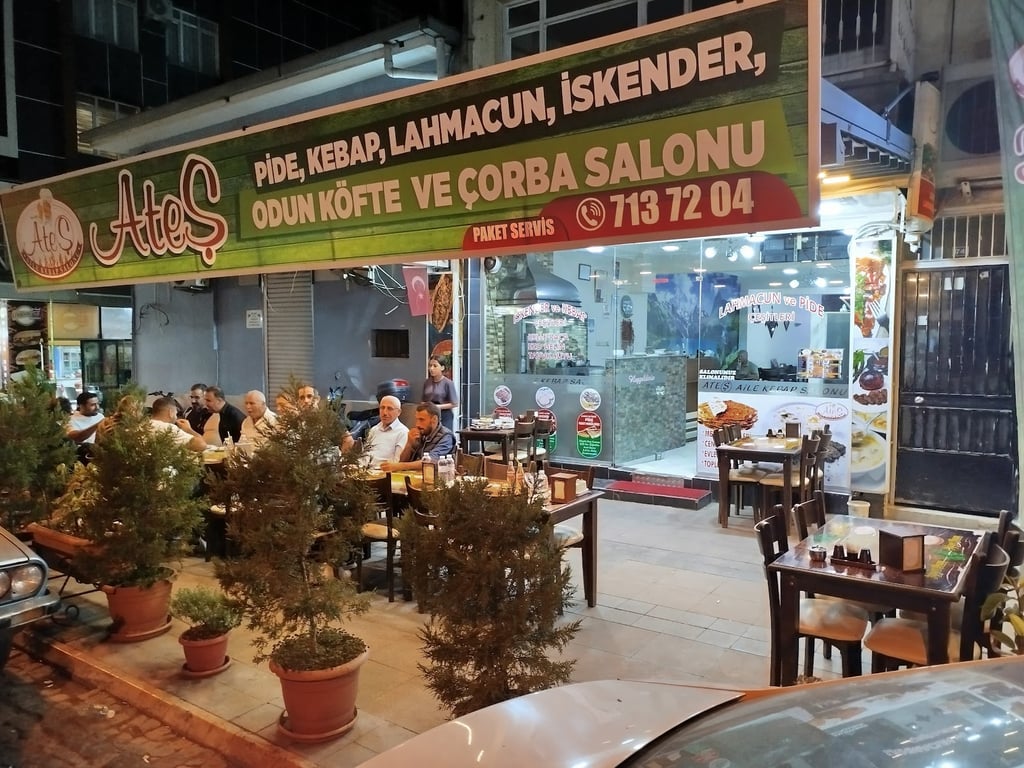 Ateş Aile Kebap pide lahmacun iskender ve ciğer çorba Salonu
