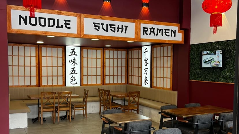 NUSHIZA Noodle-Sushi-Slice Pizza