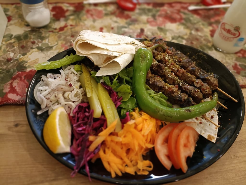 Tıka Basa Kokoreç & Döner