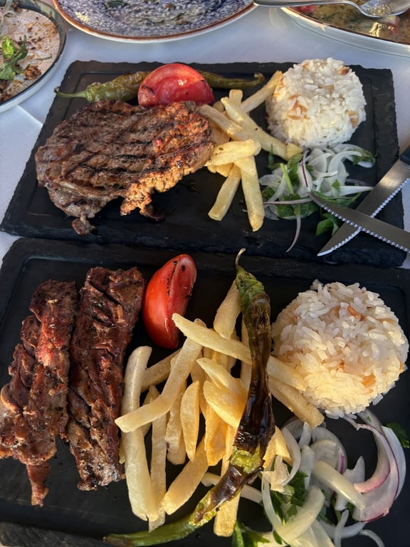 Eşraf Erenköy Restoran — fotoğraf 1