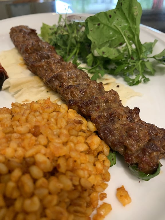 Sürgü Çamlıca Et Balık Restaurant