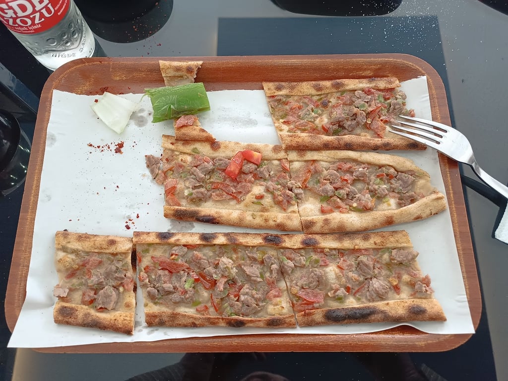 Uğur Pide Salonu