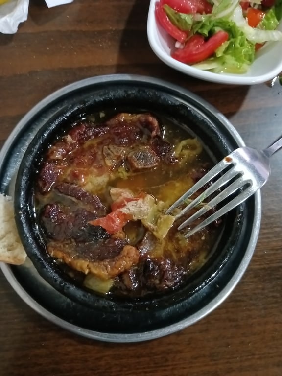 Kardeşler Kasap Izgara Ve Güveç Salonu