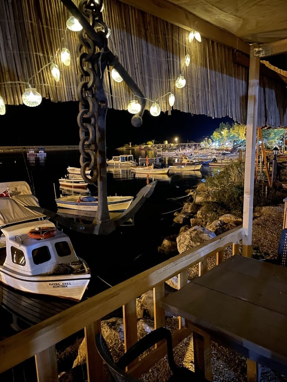 Cafe Es Restaurant