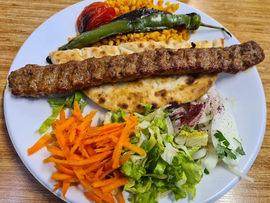 Kebapçı Özcan Usta