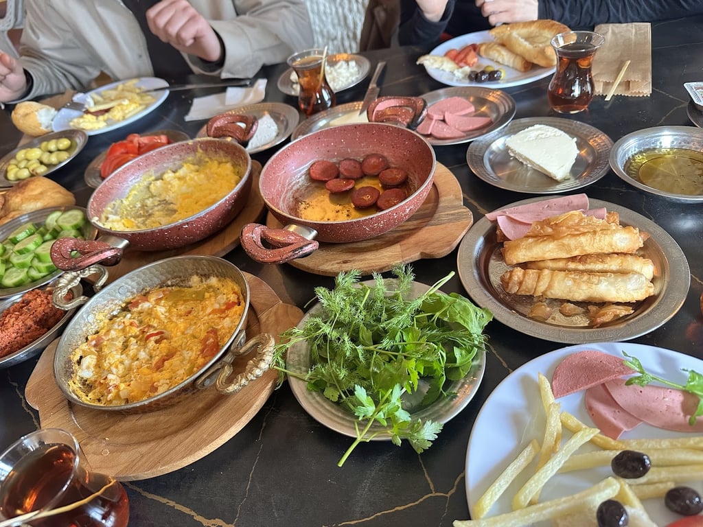 Karşı Bucak Kahvaltı Cafe