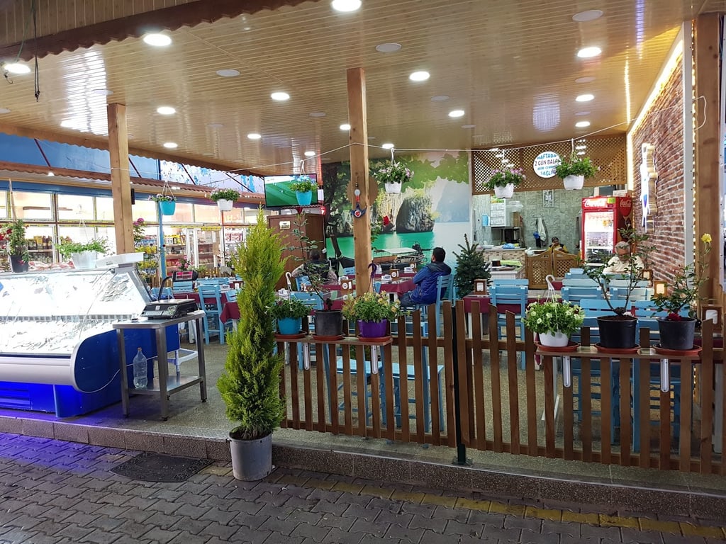 DENİZ BALIK EVİ RESTAURANT