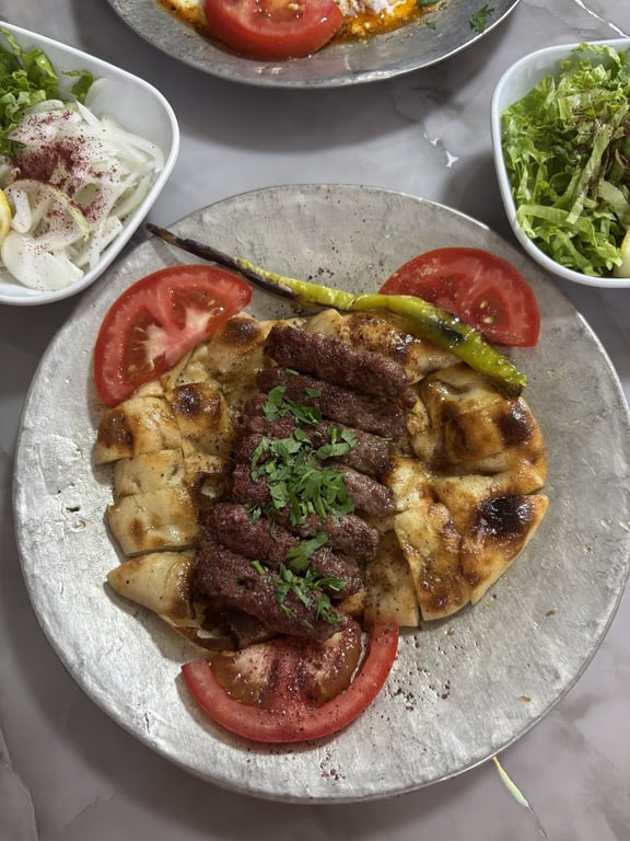 Gülcemal Manisa Kebapçısı