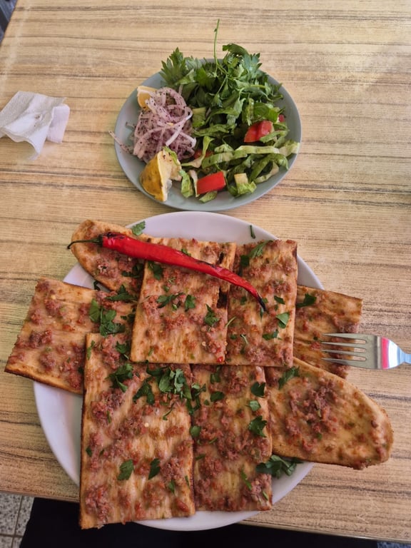 Konyalı Hacı Usta Pide Salonu