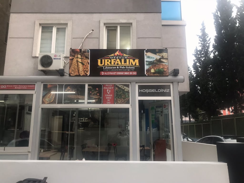 Meşhur Urfalım Lahmacun, Pide Salonu