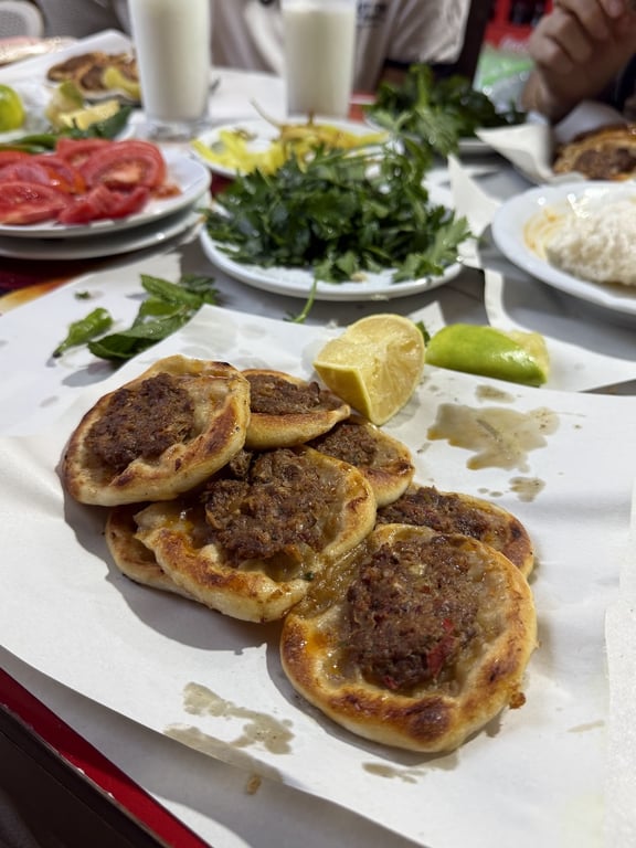 Mert Emniyet Lahmacun Salonu