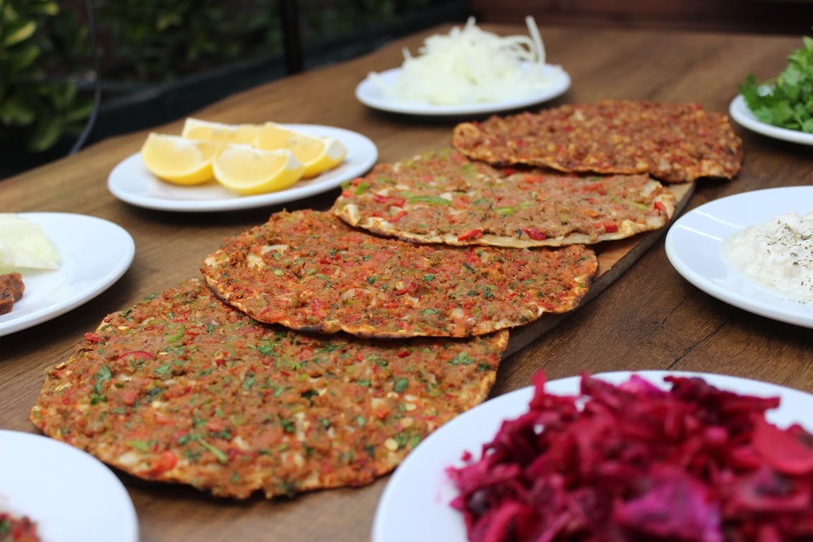 Mero Lahmacun - Tepsi Kebap & Pide