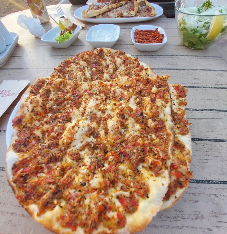 Yarenler Izgara Kebap ve Pide Salonu