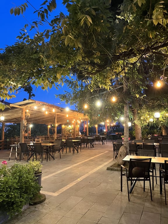 Vakfıkebir Yakamoz Köfte & Balık Lokantası