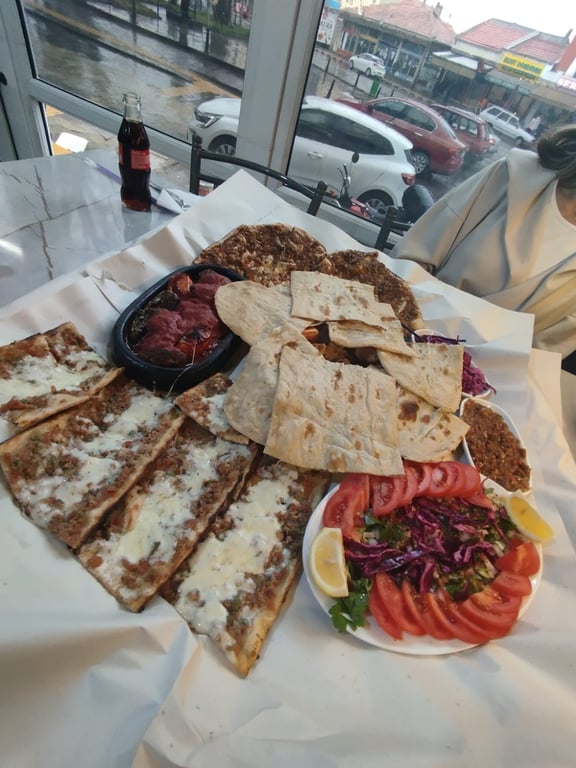 Sultan Sofrası Pide-Kebap Salonu