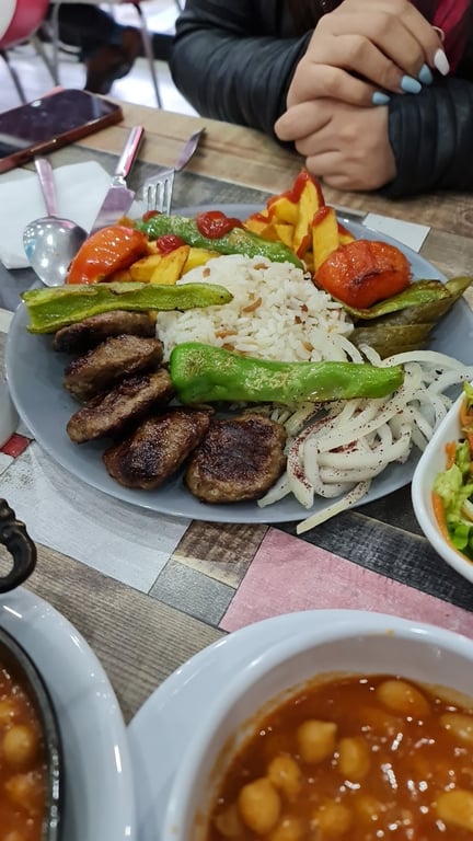 Tarif-i Lezzet Ev Yemekleri & Cafe Restaurant
