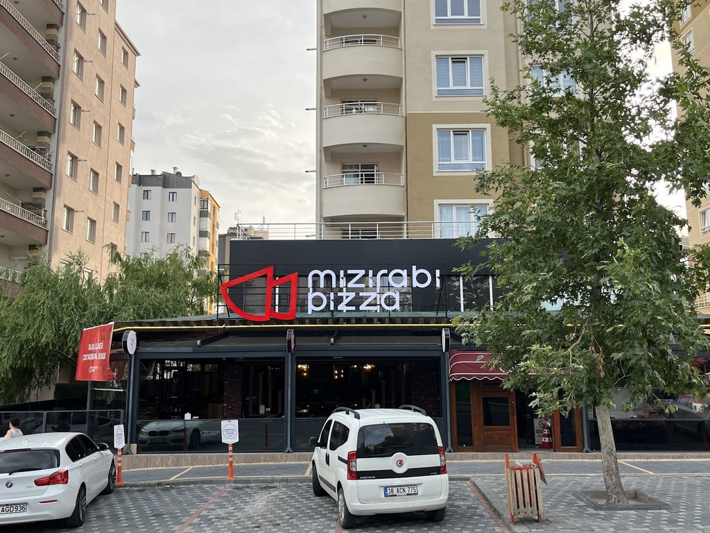 Mizirabi Pizza