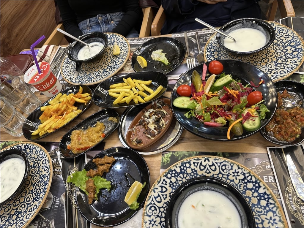 Meşhur Güler Aspava
