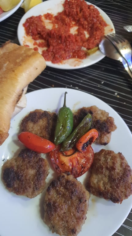 Akçaabat Köfte Balık