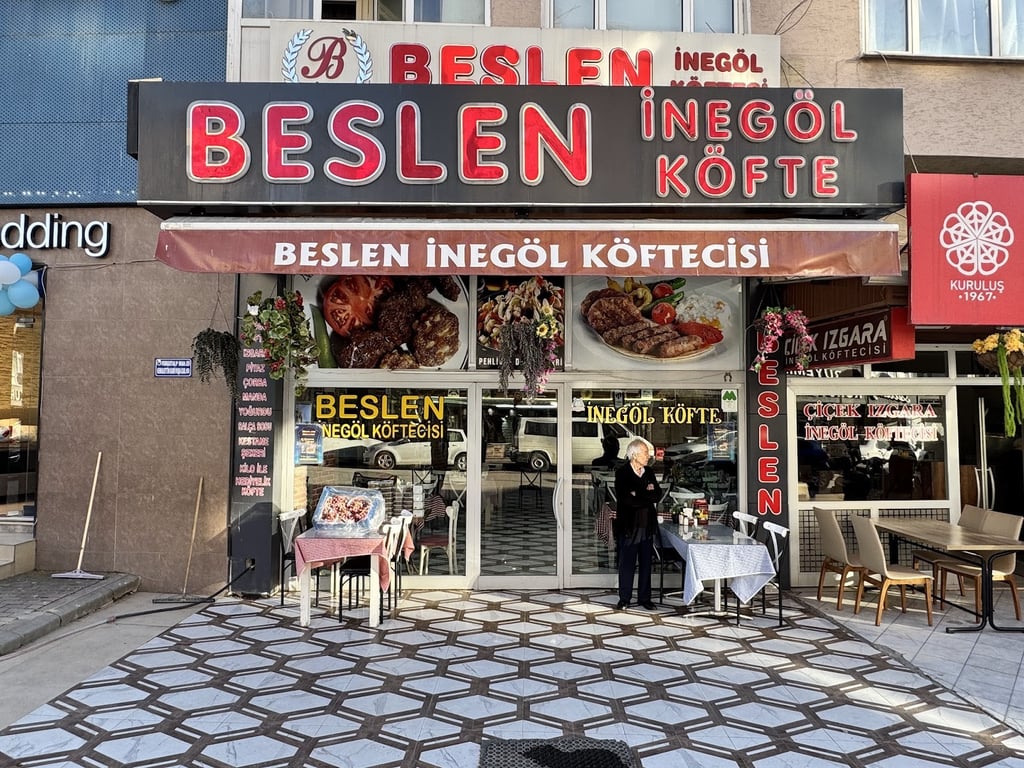 Beslen İnegöl Köftecisi - Pehlivan Dede'nin Yeri
