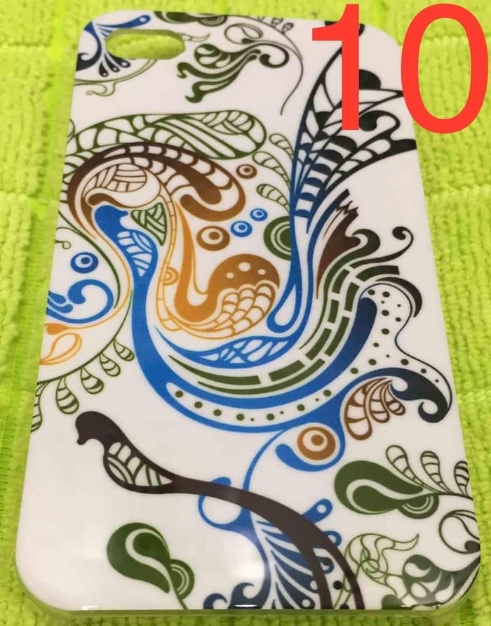 ⁦כאן תוכלו למצוא מגוון כיסויים מיוחדים לאייפון 4 / 4s שלכם.⁩ – תמונה ⁦13⁩