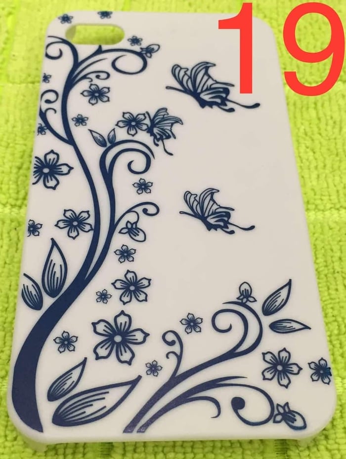 ⁦כאן תוכלו למצוא מגוון כיסויים מיוחדים לאייפון 4 / 4s שלכם.⁩ – תמונה ⁦19⁩