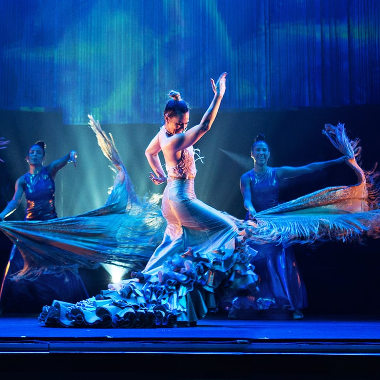 Siudy Garrido performing