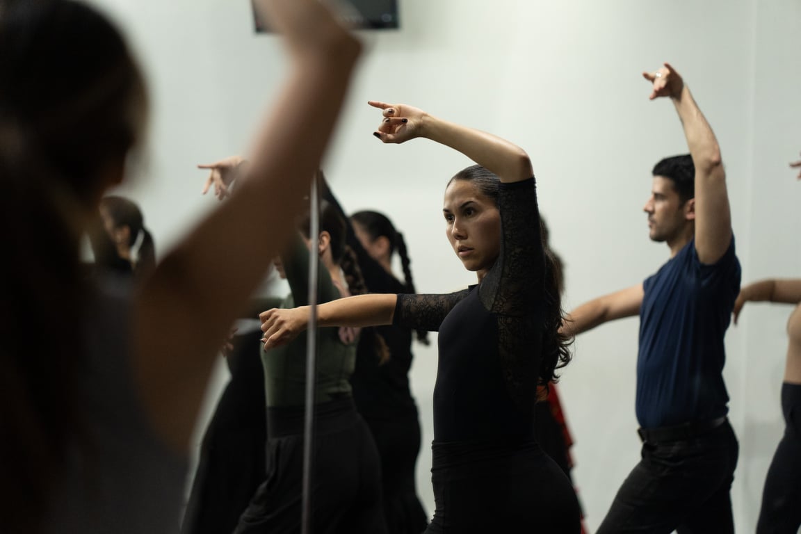 Flamenco students training in the Siudy Flamenco studio