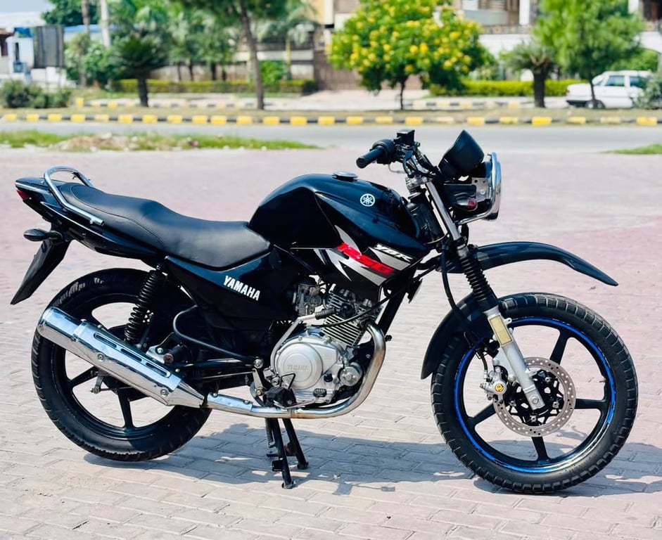Yamaha YBR 125G 2016 photo 2