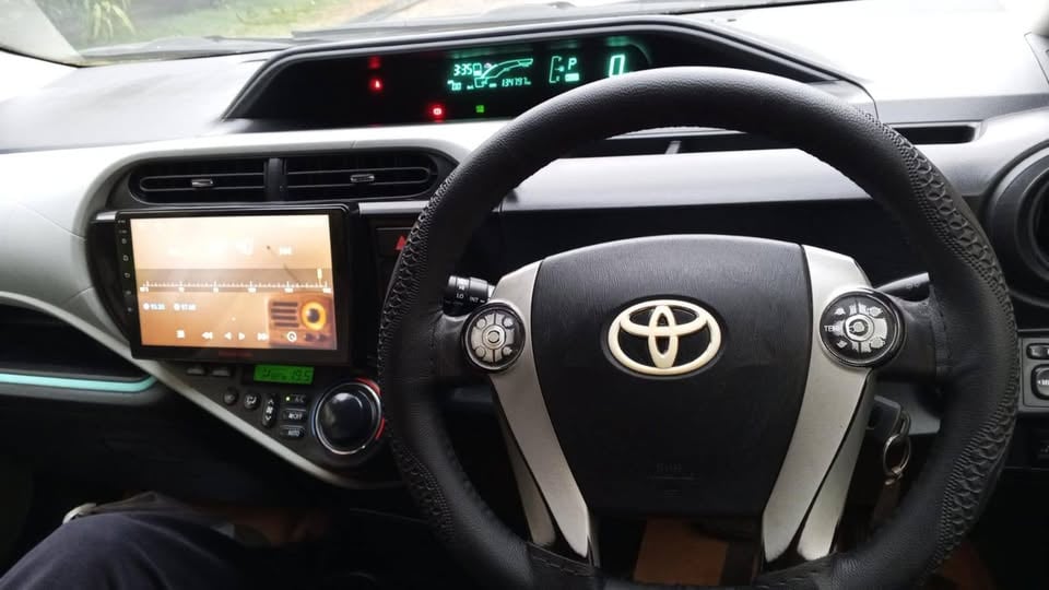 Toyota Aqua 2012 photo 4