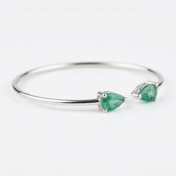Three-quarter view — Sahirah Toi et Moi Emerald Silver Bracelet