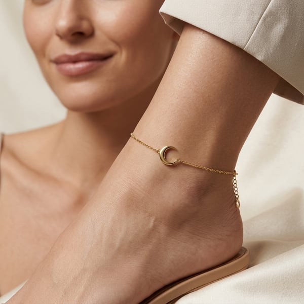 Raheel 18K Gold Crescent Moon Anklet