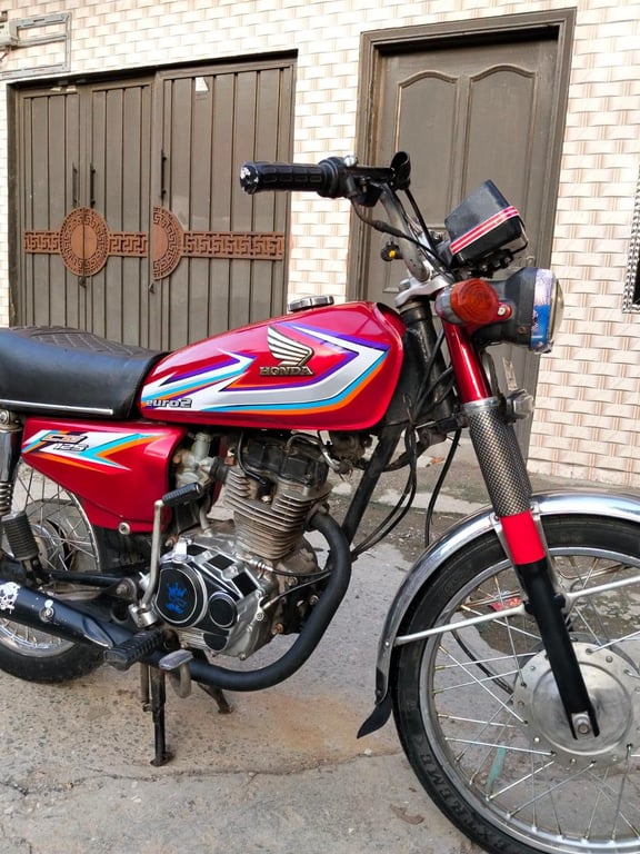Honda 125cc 2016 photo 2
