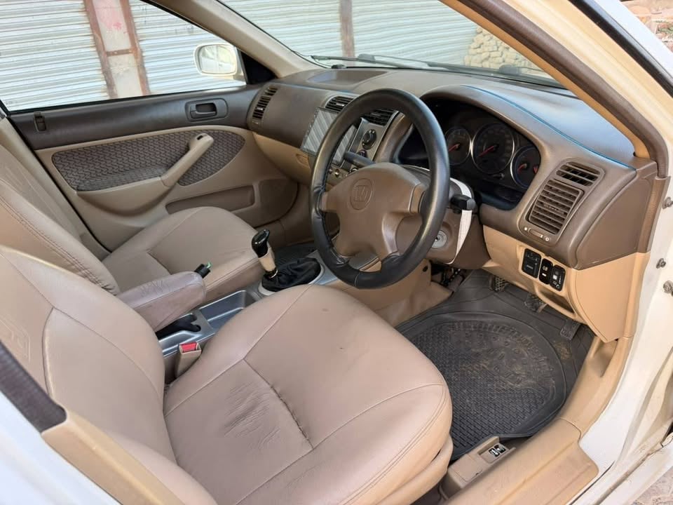 Honda Civic 2005 photo 2