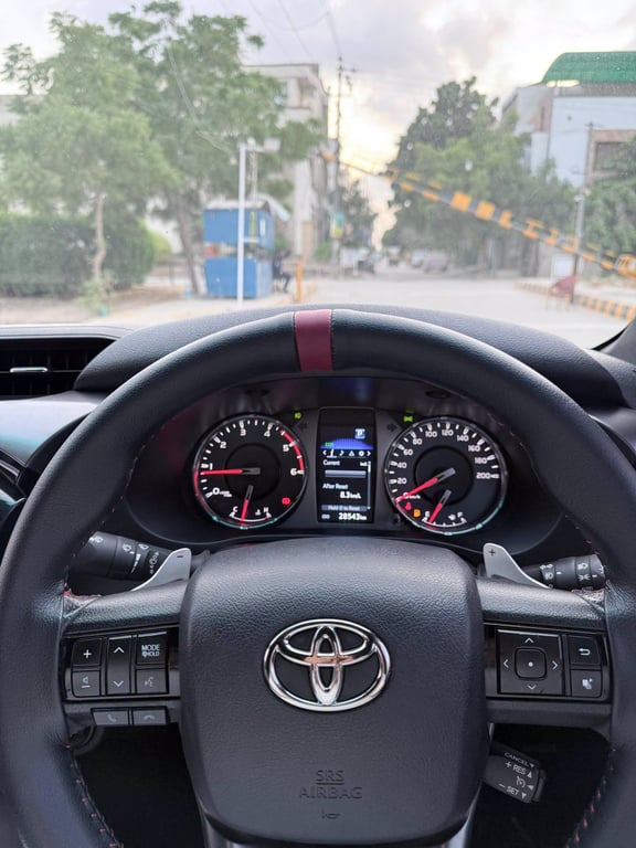 Toyota Hilux 2024 photo 3