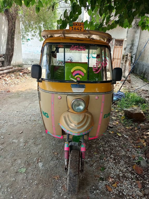 Tez Raftar 200cc Auto 6 Seater 2016 photo 2