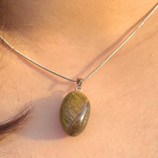 Natural Tigers Eye Pendant with 925 Silver Chain