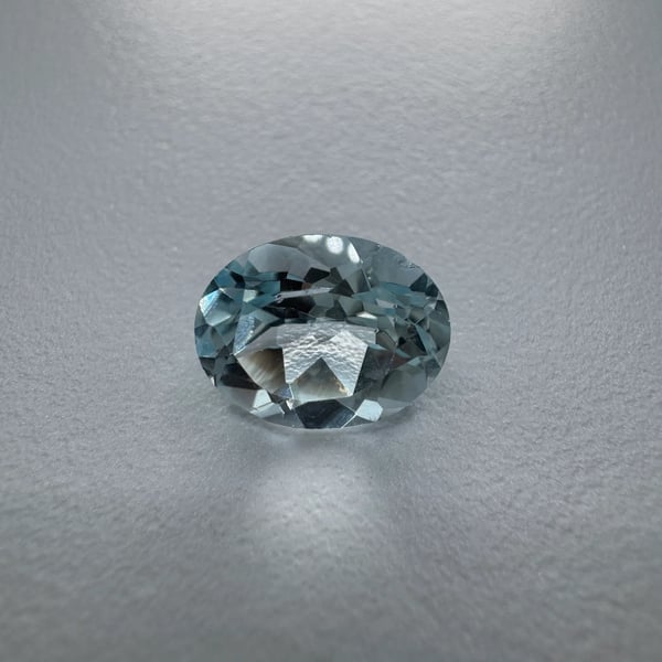 Natural Sky Blue Topaz Gemstone 3.1 Carats Oval 8.0x6.1