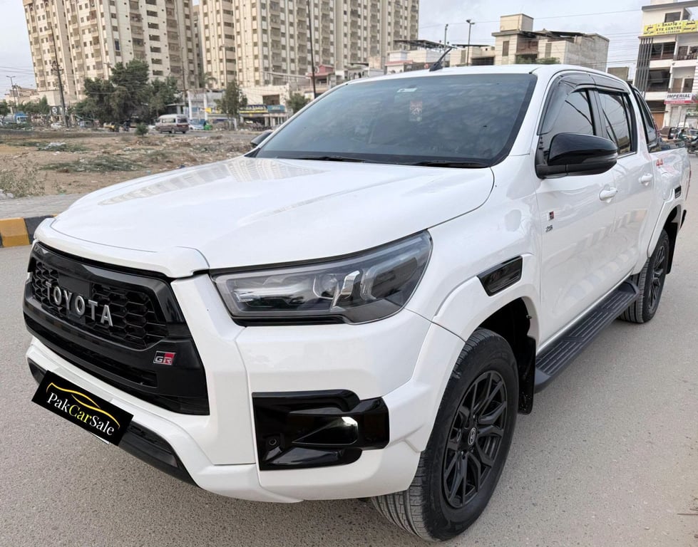 Toyota Hilux 2024 photo 2